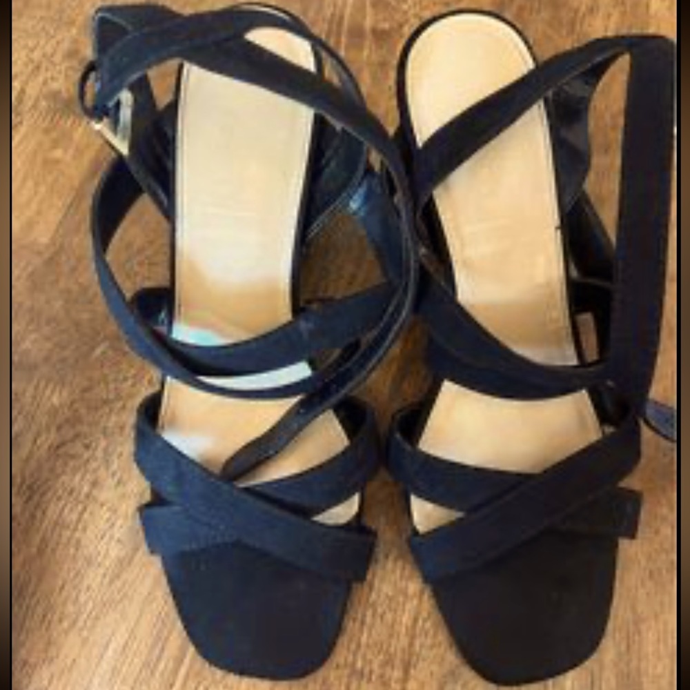 Lauren Conrad black sandals like new!
